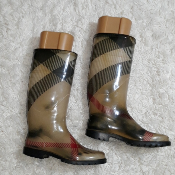 BURBERRY RAIN BOOTS - Picture 3 of 10